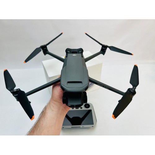 Квадрокоптер DJI Mavic 3 Pro в Одинцово с пультом DJI RC
